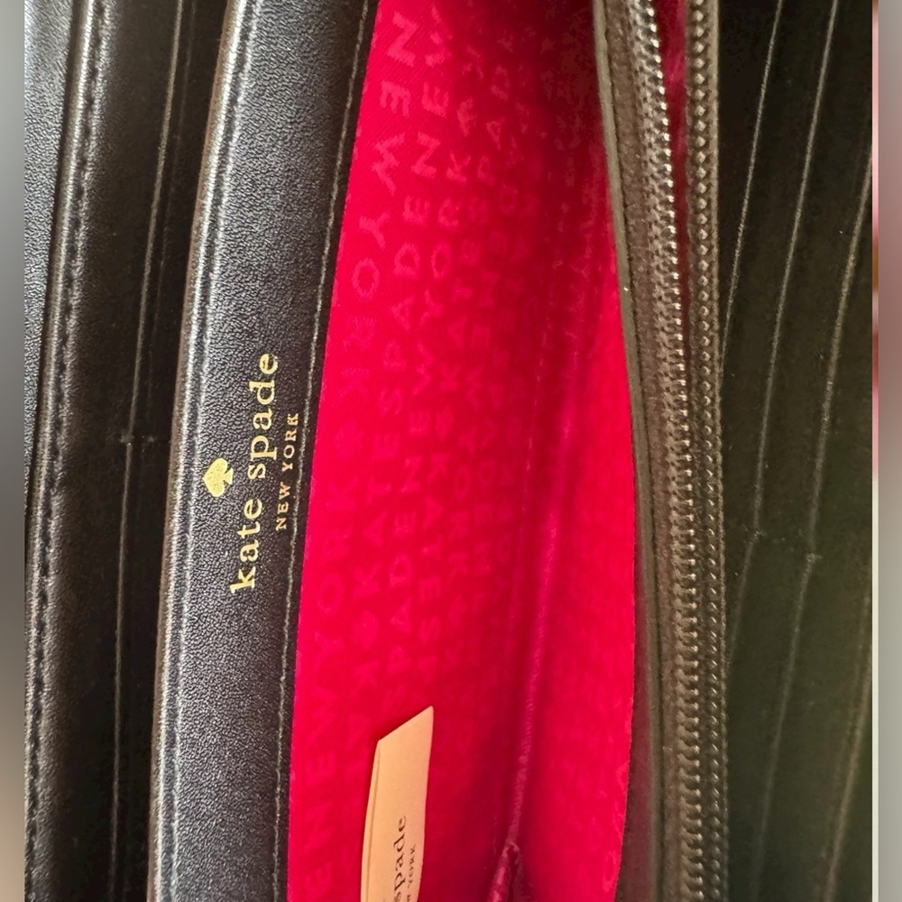 Kate Spade Wellesley Alessa Patent Leather Wallet. Excellent Condition. - Picture 11 of 15